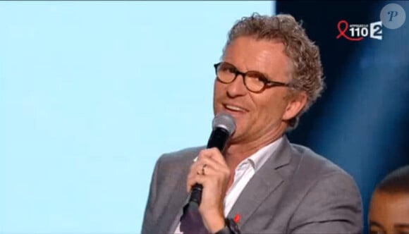 L'animateur Denis Brogniart dans La télé chante pour le Sidaction sur France 2, le samedi 28 mars 2015.