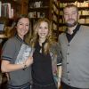 Emmanuelle Boidron, Tristane Banon (enceinte) et son compagnon Pierre Ducrocq - Dédicace du nouveau livre de Tristane Banon "Love et caetera" à la librairie Delamain à Paris, le 2 avril 2015.