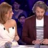 Léa Salamé et Aymeric Caron, gêné par le décolleté de sa collègue, relookés en Jean Paul Gaultier - Emission On n'est pas couché sur France 2. Le 4 avril 2014.