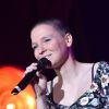 Anne Sila - Les 12 finalistes de 'The Voice' saison 4 chantent pour l'association "Tout Le Monde Chante Contre Le Cancer" pour les enfants malades à Disneyland Paris le 29 mars 2015