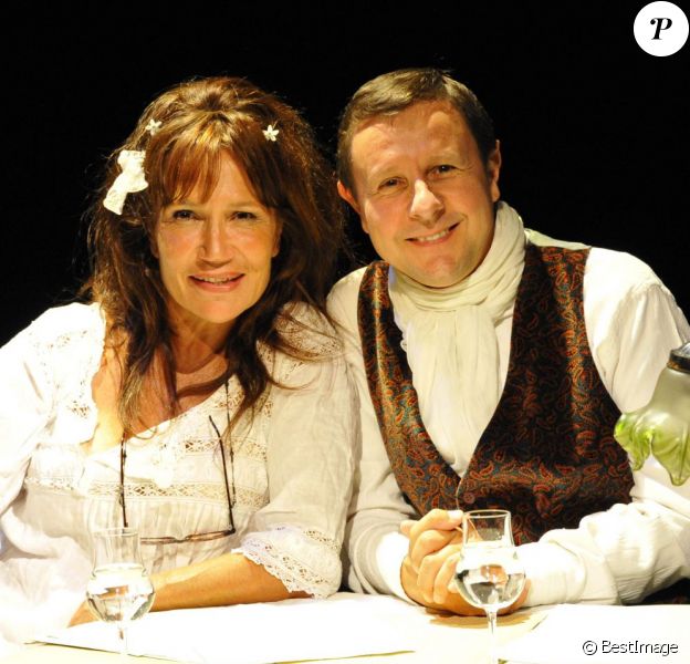 Clémentine Célarié et Thierry Monfray dans le spectacle "Des Nouvelles de Maupassant" au Théâtre du Petit Hébertot, le 16 septembre 2011.