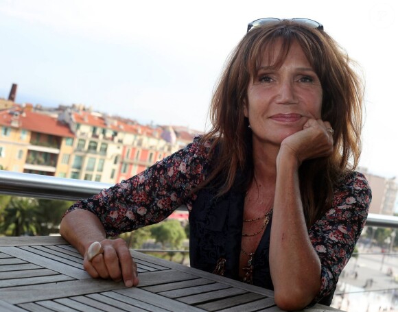Exclusif - Clémentine Célarié pose à l'hôtel Aston à Nice, le 1er août 2014.