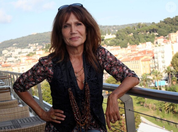 Exclusif - Clémentine Célarié pose à l'hôtel Aston à Nice, le 1er août 2014.