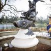 La princesse Viktoria de Bourbon-Parme, épouse du prince Jaime, a récupéré le 13 avril 2015 les pièces de la fameuse fontaine à souhaits du parc d'attractions Efteling, à Kaatsheuvel, pour le compte de Save the Children Pays-Bas, dont elle est la marraine.