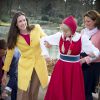 La princesse Viktoria de Bourbon-Parme, épouse du prince Jaime, a récupéré (après avoir troqué ses souliers contre des bottes !) le 13 avril 2015 les pièces de la fontaine à souhaits du parc d'attractions Efteling, à Kaatsheuvel, pour le compte de Save the Children Pays-Bas, dont elle est la marraine.