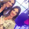 Eve Angeli est devenue brune ! Elle revient à ses premières amours. Elle prend la pose ici avec Sophie Thalmann. Avril 2015.