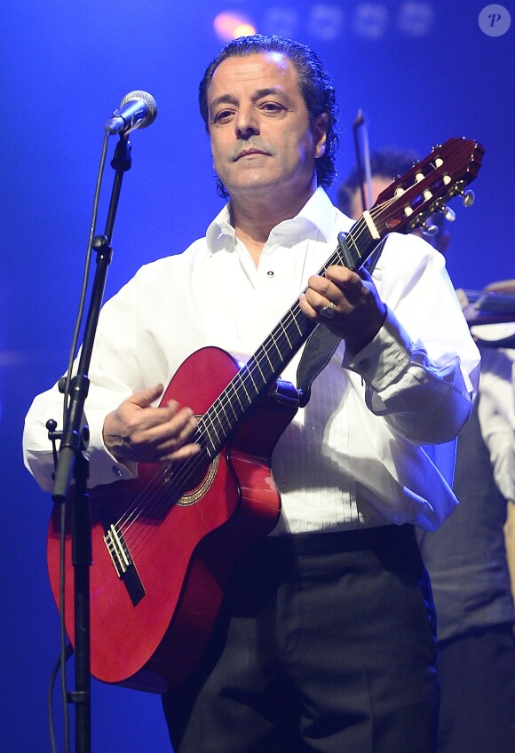 Chico Bouchikhi. Chico & The Gypsies en concert à l'Olympia à Paris, le 15 avril 2014.