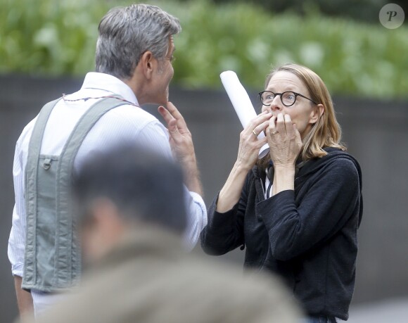 George Clooney, Amal Clooney et Julia Roberts sur le tournage du film " Money Monster " de Jodie Foster à New York Le 18 Avril 2015 