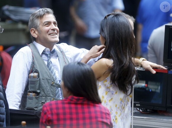 George Clooney, Amal Clooney et Julia Roberts sur le tournage du film " Money Monster " de Jodie Foster à New York Le 18 Avril 2015 