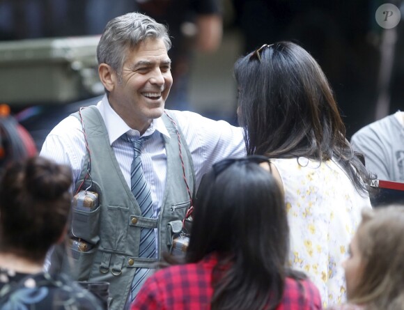 George Clooney, Amal Clooney et Julia Roberts sur le tournage du film " Money Monster " de Jodie Foster à New York Le 18 Avril 2015