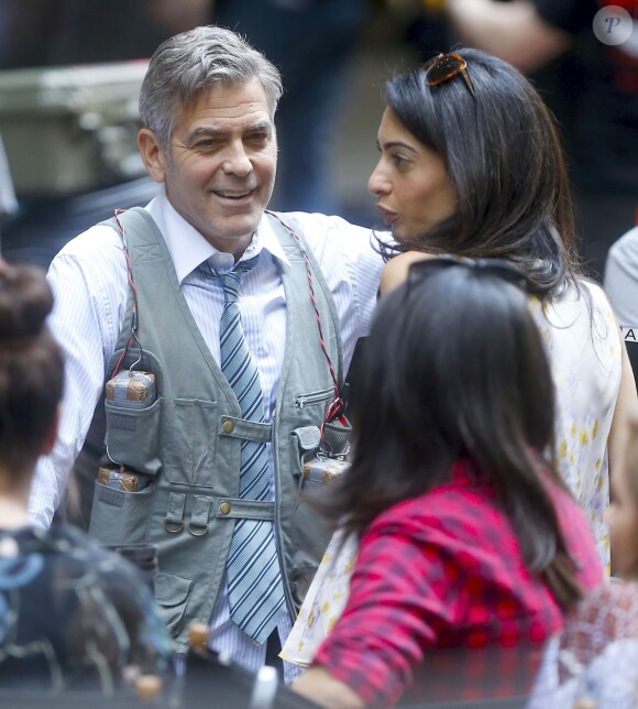 George Clooney, Amal Clooney et Julia Roberts sur le tournage du film " Money Monster " de Jodie Foster à New York Le 18 Avril 2015 