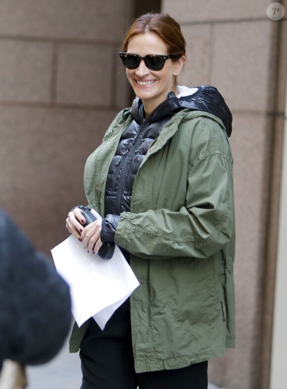 George Clooney, Amal Clooney et Julia Roberts sur le tournage du film " Money Monster " de Jodie Foster à New York Le 18 Avril 2015 