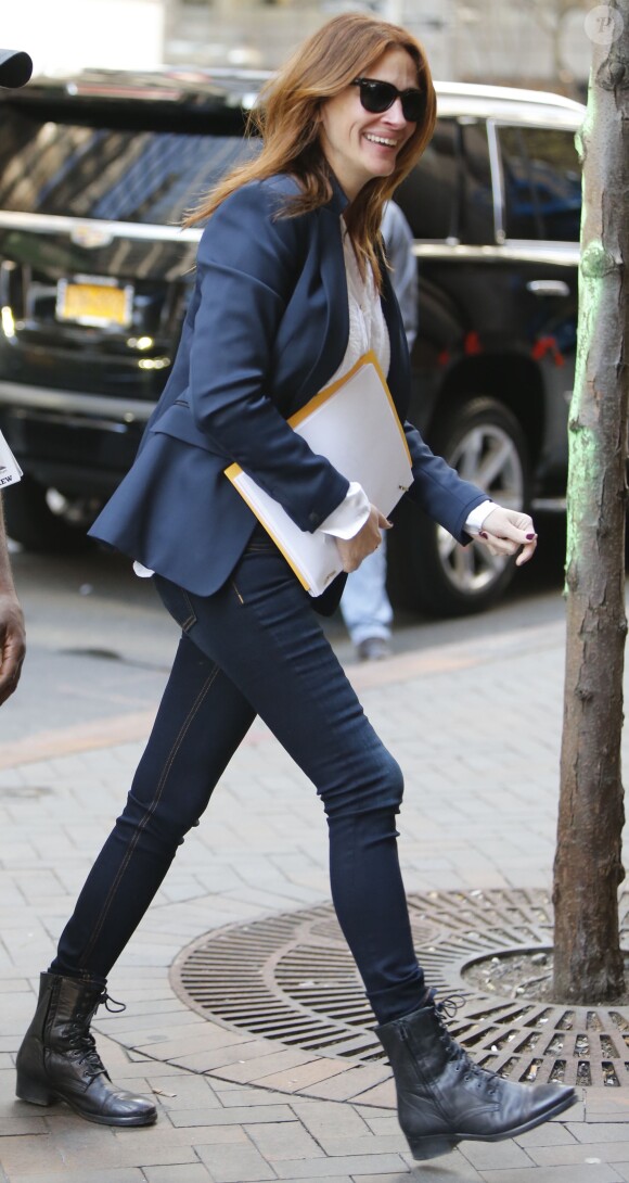 George Clooney, Amal Clooney et Julia Roberts sur le tournage du film " Money Monster " de Jodie Foster à New York Le 18 Avril 2015 