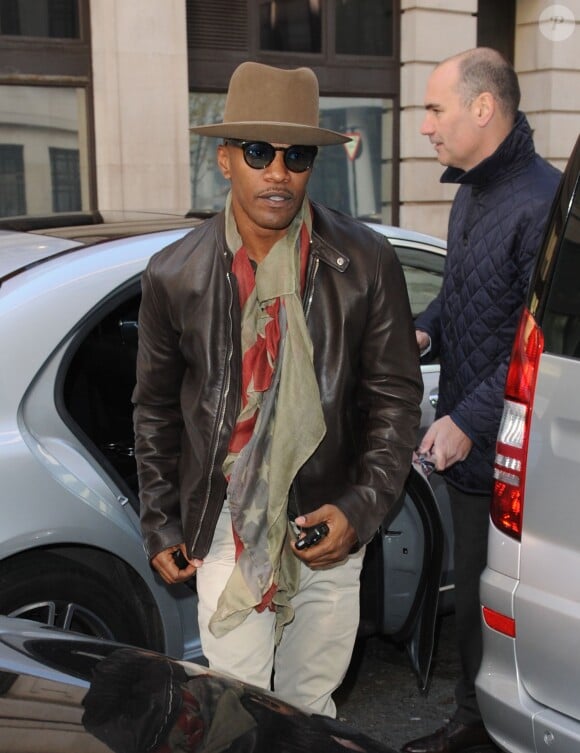 Jamie Foxx arrive à la BBC Radio 2 à Londres, le 16 décembre 2014.  