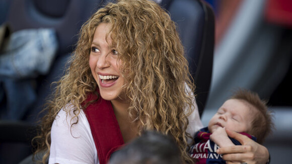 Shakira : Sasha, 3 mois, débarque au Camp Nou avec Milan, Gerard Piqué comblé !