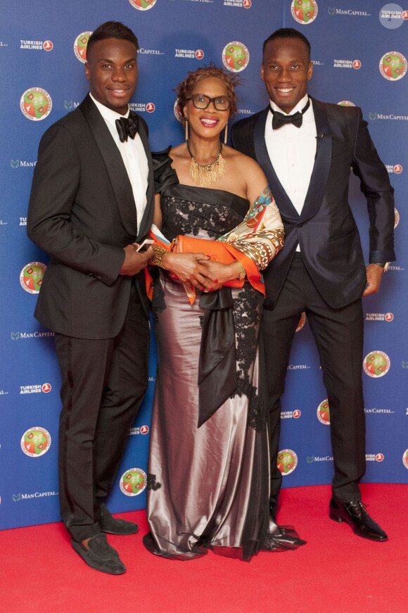 Freddy Drogba, Clotilde Drogba et Didier Drogba au gala de la fondation Didier Drogba à Londres le 18 avril 2015.