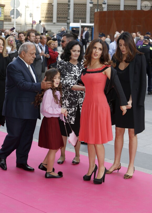 Salma Hayek, sa mère Diana et sa fille Valentina - Arrivées à la cérémonie des Woman Awards à Madrid, le 20 avril 2015.