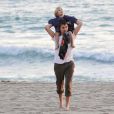  Matthew Bellamy et son fils Bingham &agrave; Malibu, Los Angeles, le 25 f&eacute;vrier 2015 