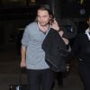 Matthew Bellamy, fraîchement célibataire, arrive à l'aéroport de Los Angeles, le 15 décembre 2014.  