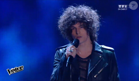 Côme dans la finale de The Voice 4 sur TF1, le samedi 25 avril 2015.