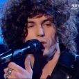 Côme dans la finale de  The Voice 4  sur TF1, le samedi 25 avril 2015.