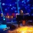 Côme et Birdy dans la finale de  The Voice 4  sur TF1, le samedi 25 avril 2015.