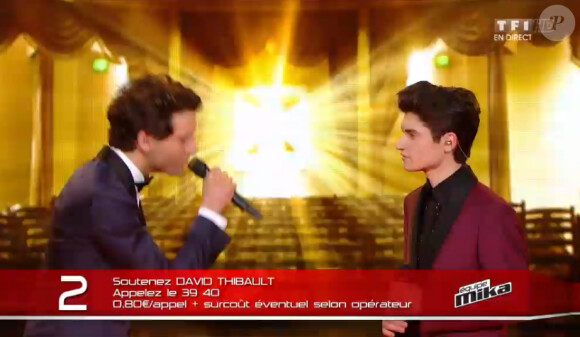 Mika et David Thibault, dans la finale de The Voice 4 sur TF1, le samedi 25 avril 2015.