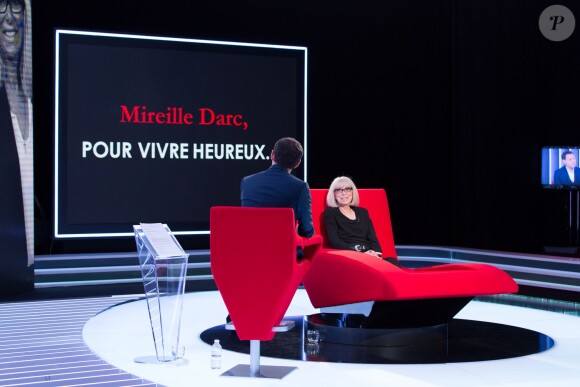 Exclusif - Enregistrement de l'émission Le Divan présentée par Marc-Olivier Fogiel avec Mireille Darc en invitée. Programme diffusé le 28 avril 2015.