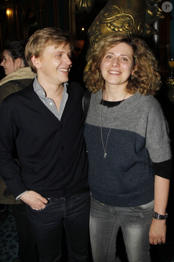 Alex Lutz et sa femme Mathilde Vial à Paris le 14 février 2012