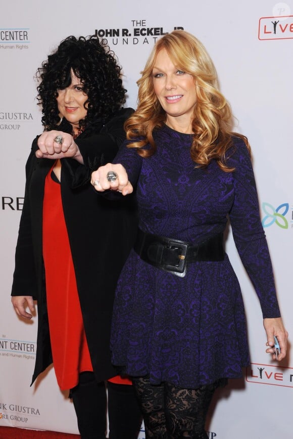 Ann et Nancy Wilsonlors du Elton John AIDS Foundation's 12th Annual An Enduring Vision Benefit chez Cipriani Wall Street à New York le 15 octobre 2013