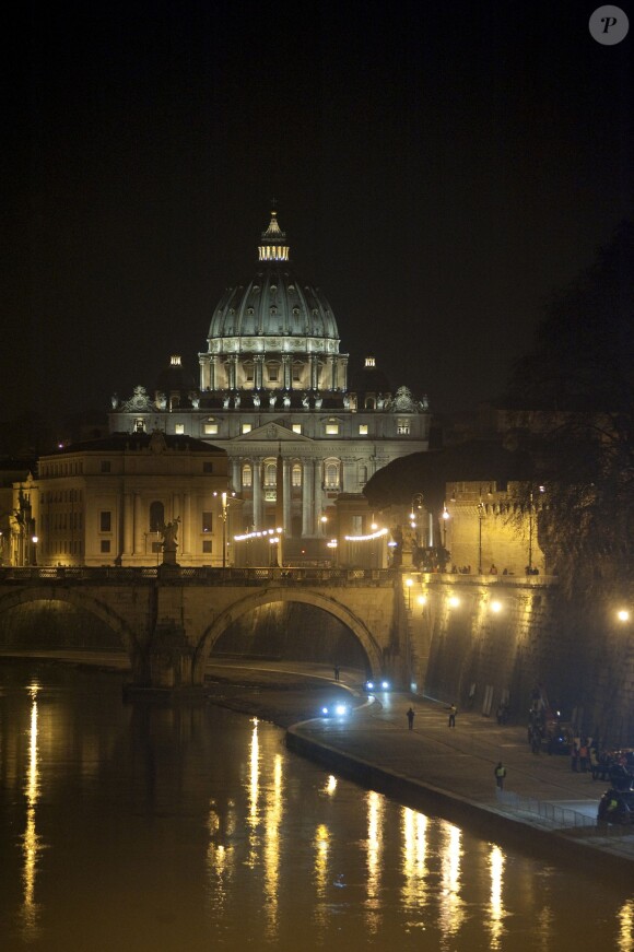 Sam Mendes dirige une scène de course-poursuite sur les bords du Tibre, Rome, le 9 mars 2015.