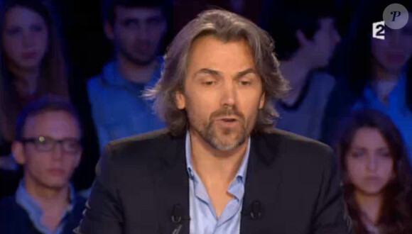 Aymeric Caron dans On n'est pas couché sur France 2, le samedi 2 mai 2015.