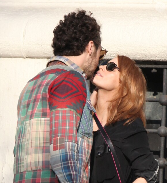 Jessica Chastain et son compagnon Gian Luca Passi De Preposulo se promenant dans le quartier de Soho à New York le 3 mai 2014