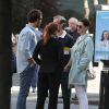 Les actrices Anne Hathaway et Jessica Chastain, avec leurs amoureux respectifs, se croisent à West Village à New York le 2 mai 2015