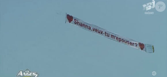 Shanna et Thibault (Les Anges 7) : 1ers images de leur émouvant mariage à Rio ! C'est avec ce message que Thibault a fait sa demande. Images diffusées le 4 mai 2015.