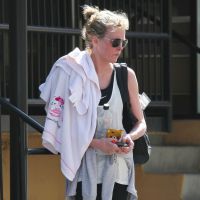 Kim Basinger, sportive et tatouée : À 61 ans, elle arbore son premier tatouage !