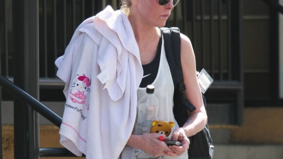 Kim Basinger, sportive et tatouée : À 61 ans, elle arbore son premier tatouage !