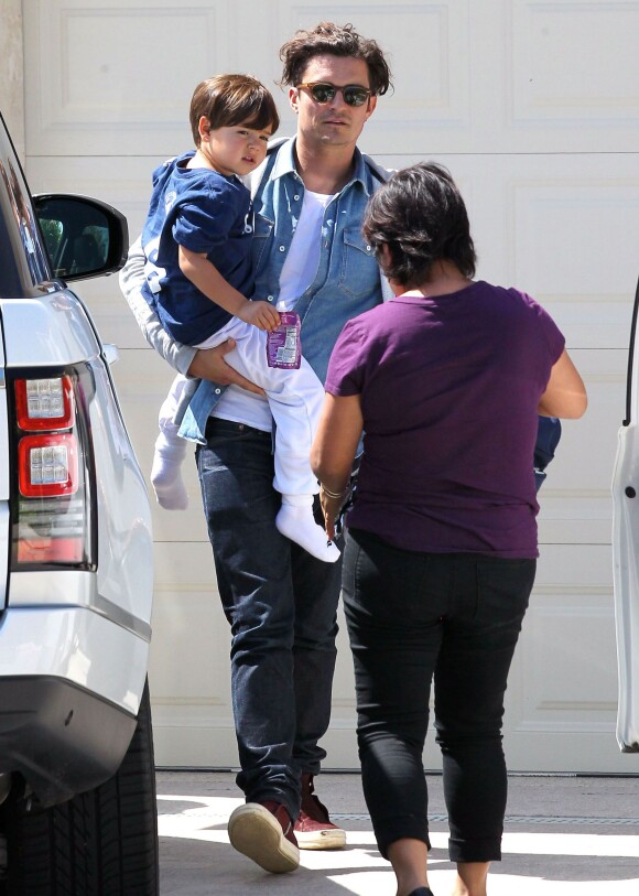 Semi-Exclusif - Miranda Kerr emmène son fils Flynn voir son père Orlando Bloom à Malibu, le 28 mars 2015 