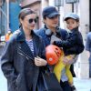 Miranda Kerr et Orlando Bloom se sont promenes avec leur fils Flynn dans les rues de New York, ne demontrant aucunement leur rupture annoncee la semaine derniere. Le 28 octobre 2013