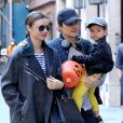  Miranda Kerr et Orlando Bloom se sont promenes avec leur fils Flynn dans les rues de New York, ne demontrant aucunement leur rupture annoncee la semaine derniere. Le 28 octobre 2013 