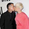 La chanteuse Pink et son mari Carey Hart - People au BMI Pop Music Awards à Los Angeles. Le 12 mai 2015.