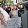 Naomi Watts, habillée d'une robe haute couture Elie Saab, se rend au Palais des Festivals. Cannes, le 13 mai 2015.