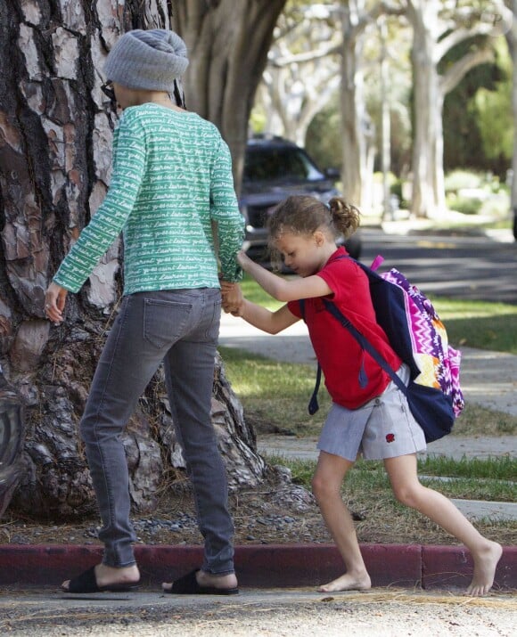 Exclusif - Nicole Richie emmène sa fille Harlow chez des amis à Beverly Hills, le 4 mai 2015.