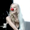 Heidi Klum fait la promotion du "Red Nose Day" visant à récolter des fonds pour des enfants ou jeunes adultes vivant dans la pauvreté, à travers un clip. L'événement aura lieu le 21 