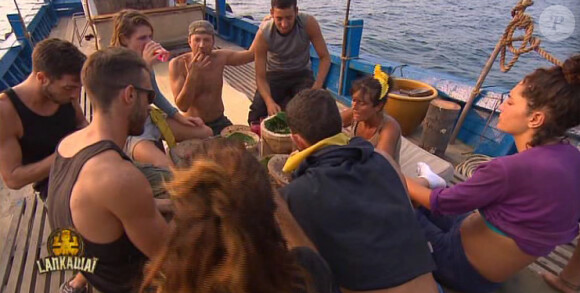 Soirée gourmande et festive pour les jaunes dans Koh-Lanta 2015, sur TF1, le vendredi 15 mai 2015