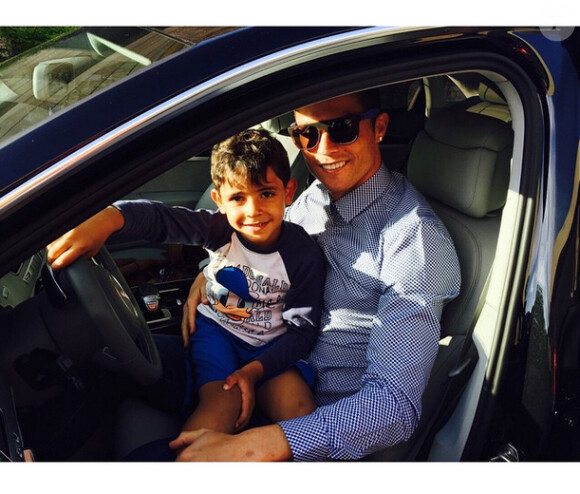 Cristiano Ronaldo et son fils Cristiano Jr., photo Instagram en 2015