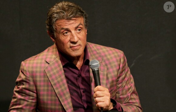 Sylvester Stallone présente ses peintures lors de l'expo Real Love Paintings 1975-2015, à la Galerie Contemporaine du Musée de Nice, le 16 mai 2015.