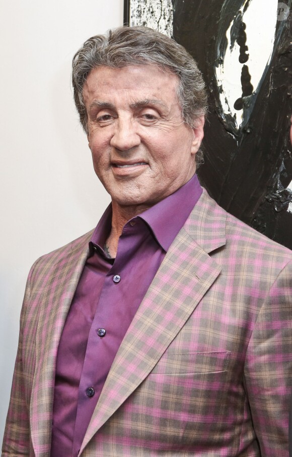 Sylvester Stallone présente ses peintures lors de l'expo Real Love Paintings 1975-2015, à la Galerie Contemporaine du Musée de Nice, le 16 mai 2015.