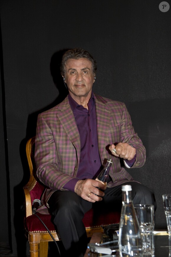 Sylvester Stallone présente ses peintures lors de l'expo Real Love Paintings 1975-2015, à la Galerie Contemporaine du Musée de Nice, le 16 mai 2015.