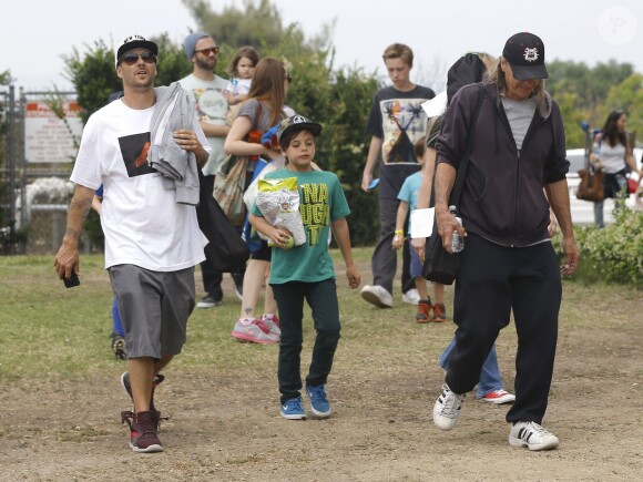 Exclusif - Kevin Federline accompagne ses enfants Jayden James et Sean Preston à un match de foot, à Woodland Hills, le 17 mai 2015.